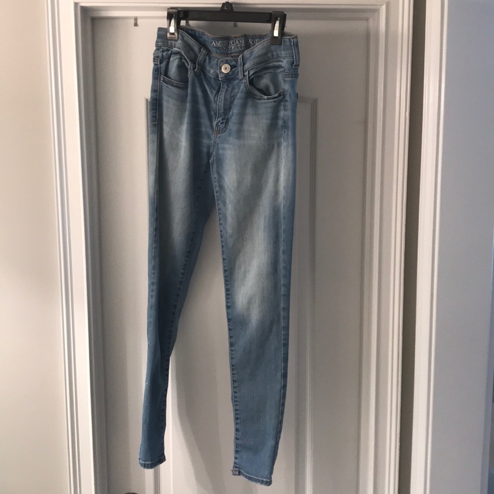 American Eagle skinny blue jeans